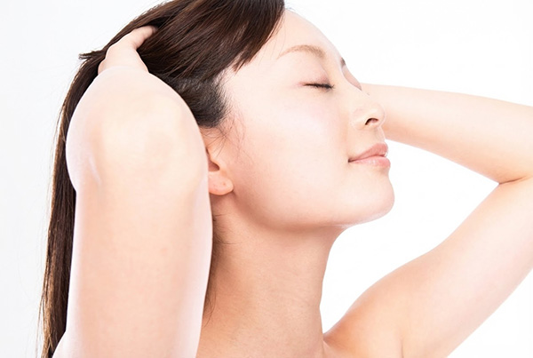 STEP 03 優しくマッサージ